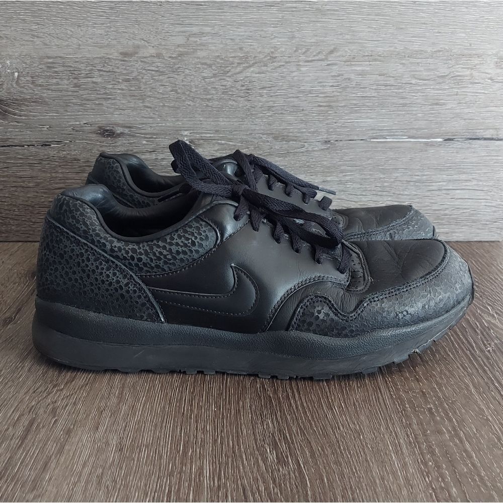 Nike Air Safari QS A03295-002 Running Shoes Size 10.5